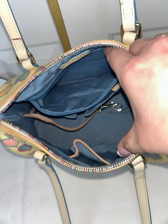 Dooney & Bourke Cream Multicolor Heart-Print Barrel Bag - Picture 11 of 13